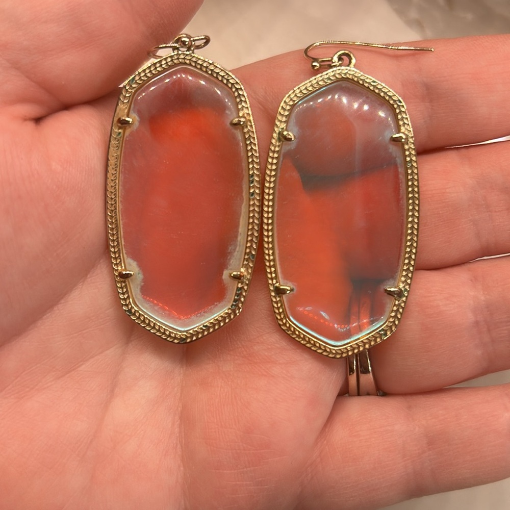 Kendra Scott Danielle earrings iridescent with gold trim - Picture 12 of 12